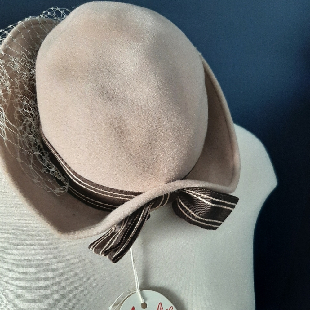 Vintage tags on jaqueline hat - Picture 4 of 5